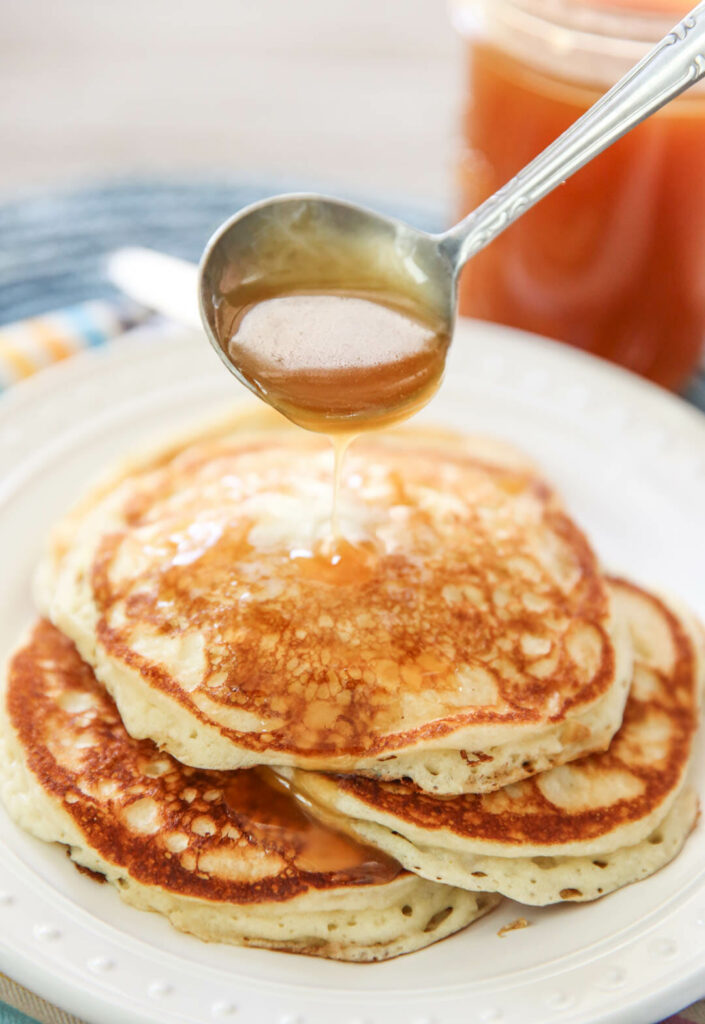 Simple buttermilk pancakes