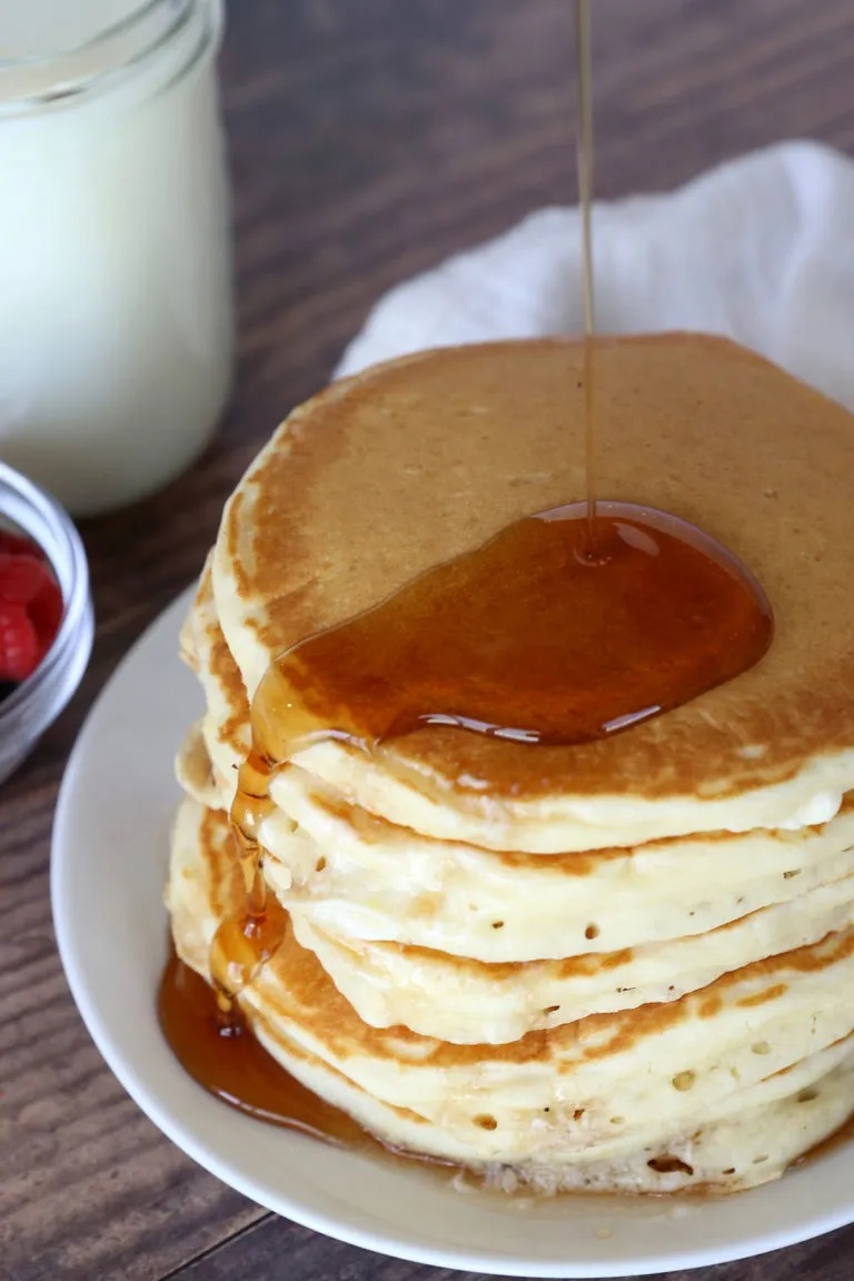 Perfect Fluffy Pancakes From Scratch {EASY!}